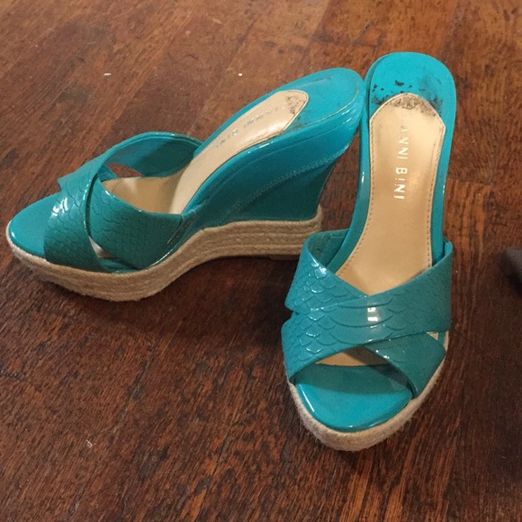 Turquoise heels - Picture 2 of 3